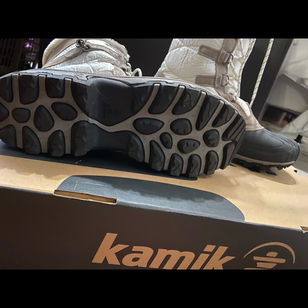 EUC KAMIK WOMENS SNOWVALLEY BOOTS - Picture 5 of 5